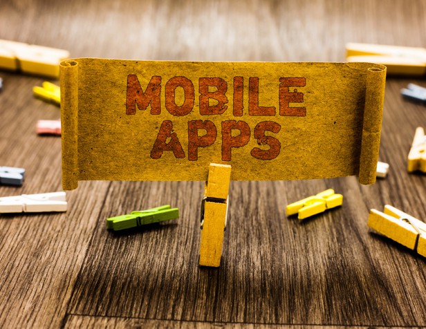 为多个行业的客户提供定制化的
小程序解决方案，推动企业
在移动互联网时代的数字化升级。